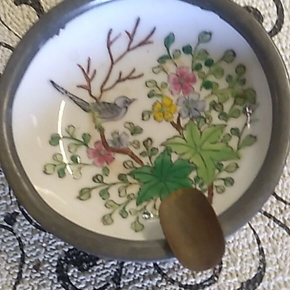 Japanese Porcelainware Ashtrays with Bird Design - Picture 5 of 8